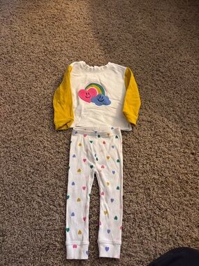 Old Navy Girls Yellow-Sleeve Rainbow Heart Matching Set